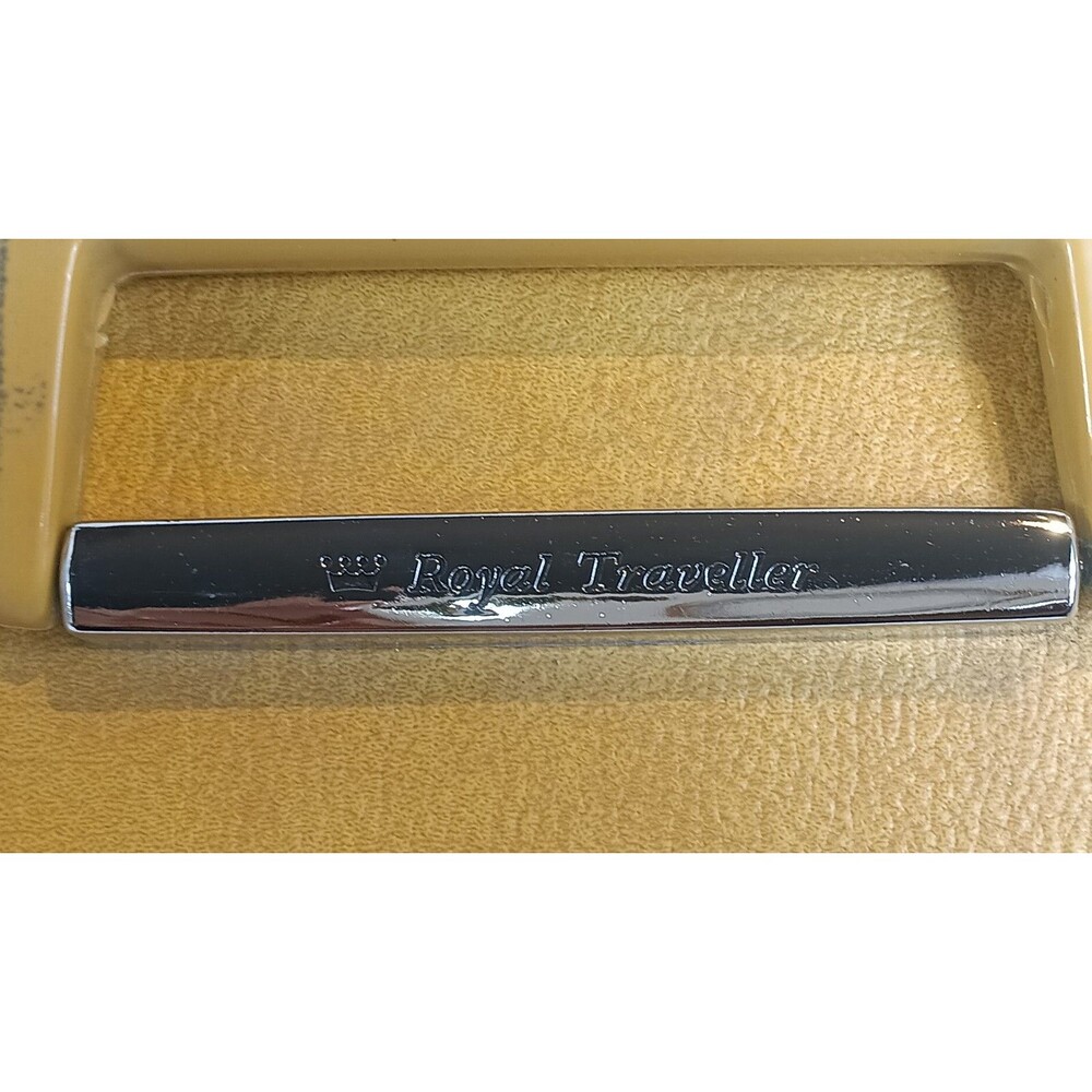 Vintage Samsonite Royal Traveller Red Train Case - Picture 3 of 8